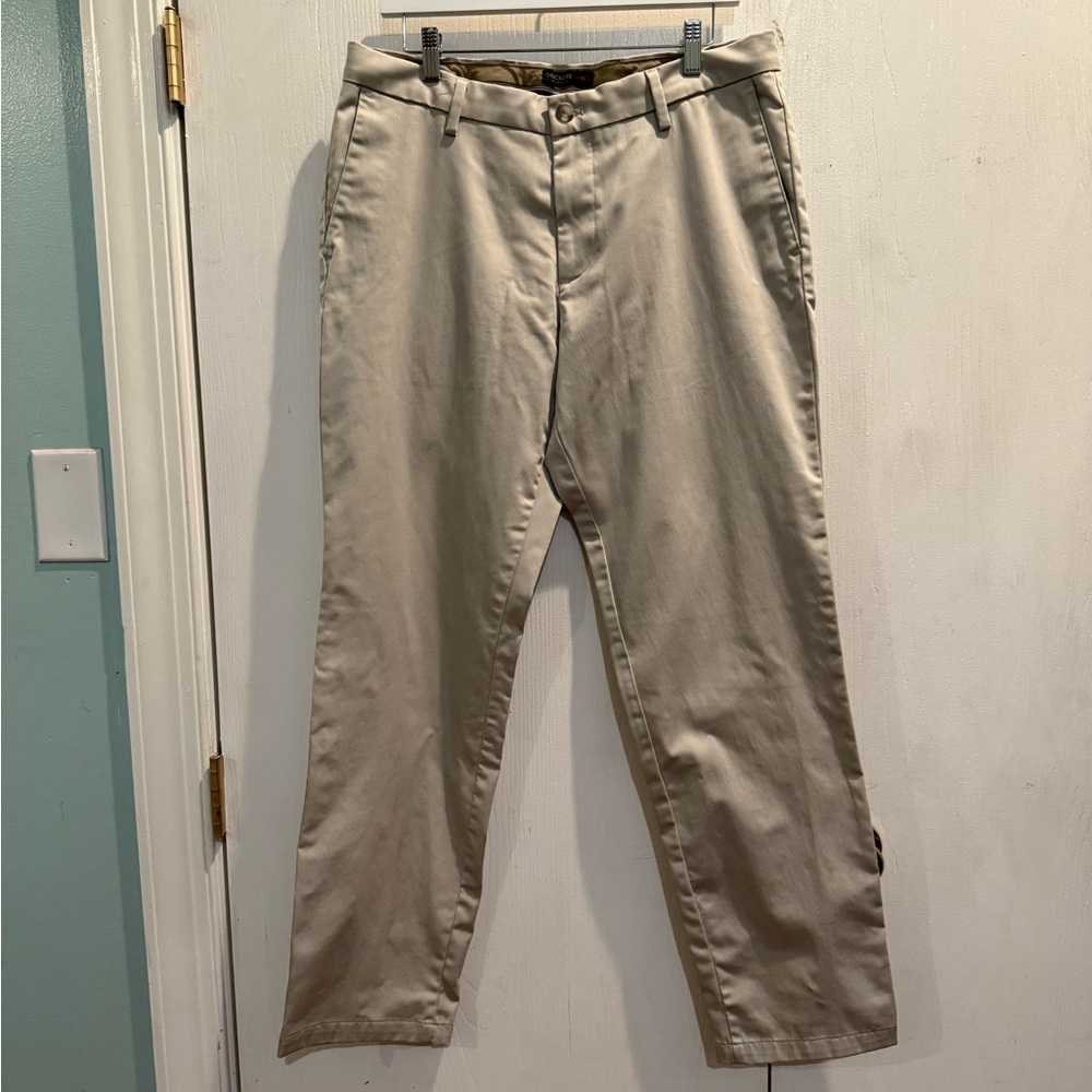 Dockers Men's Athletic Signature Khaki Tan Chinos